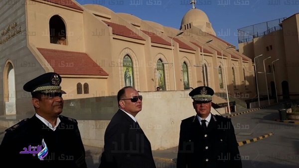 اللواء عصام سعد مدير امن الجيزة في جولة سابقة علي الخدمات اللواء عصام سعد مدير امن الجيزة في جولة سابقة علي الخدمات