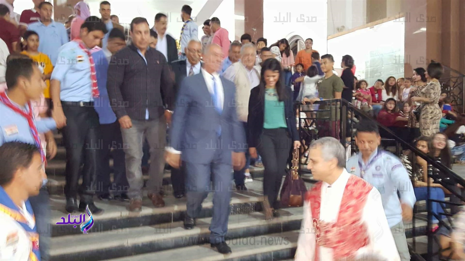 محافظ البحر الأحمر ووزيرة السياحة يحضران قداس عيد القيامة