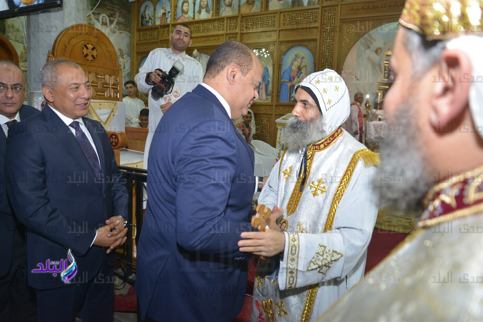 محافظ مطروح يشارك أقباط مطروح احتفالات أعياد القيامة المجيدة