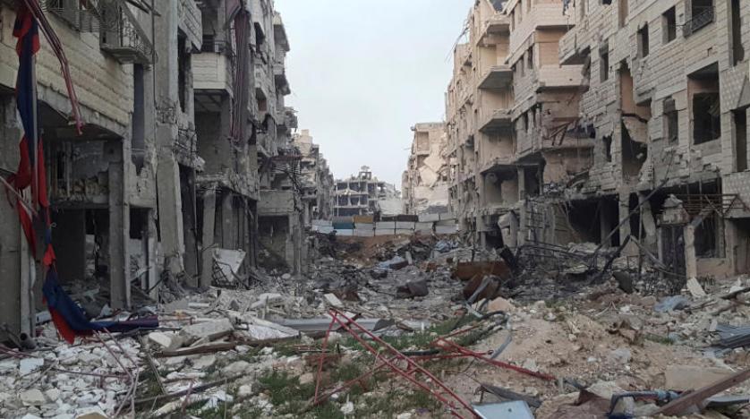 آثار القصف في دوما