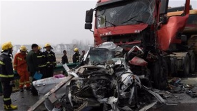 حادث تصادم سيارتين - ارشيفية