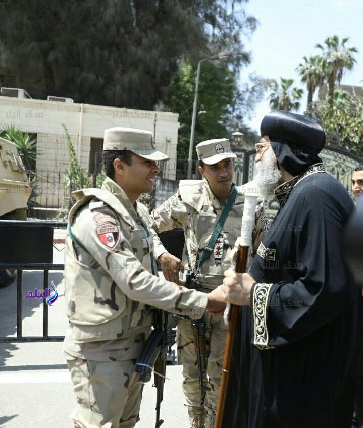 البابا تواضروس قوات التأمين أمام الكتدرائية البابا تواضروس قوات التأمين أمام الكتدرائية