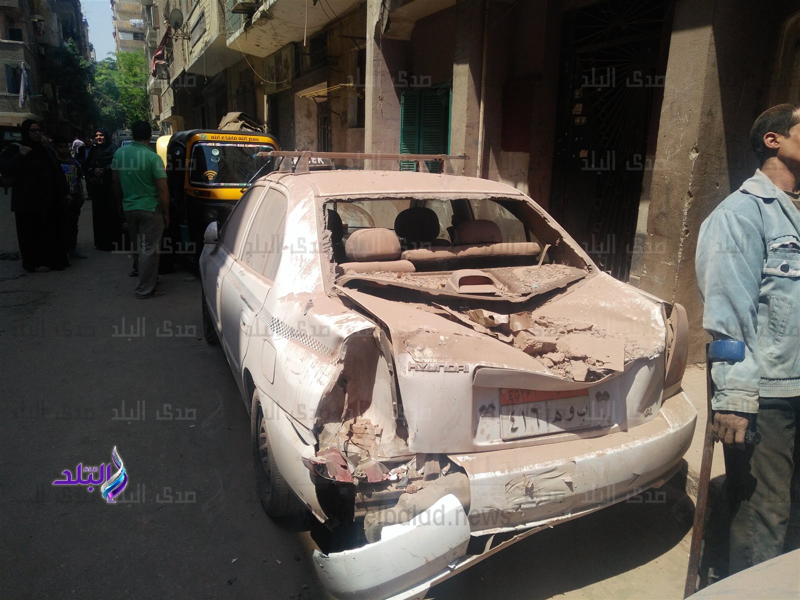 ممتلكات الاهالي المتضررة من انهيار عقار إمبابة