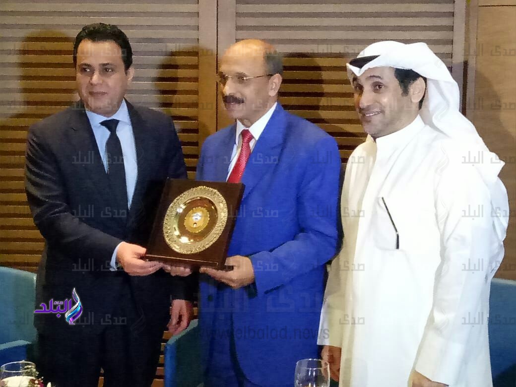 تكريم الدكتور عبدالراضي عبدالمحسن عميد دار العلوم