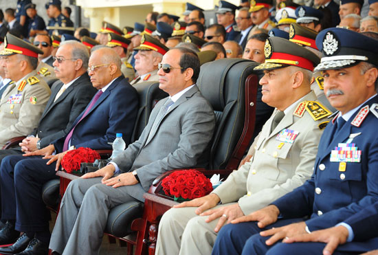 الرئيس عبد الفتاح السيسي ووزير الدفاع الرئيس عبد الفتاح السيسي ووزير الدفاع