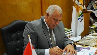  اللواء محمد الزملوط محافظ الوادى الجديد