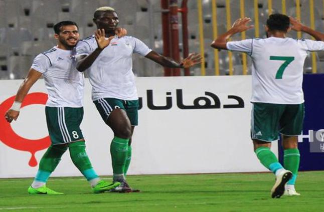  أريستيد بانسيه وسط لاعبي المصري 