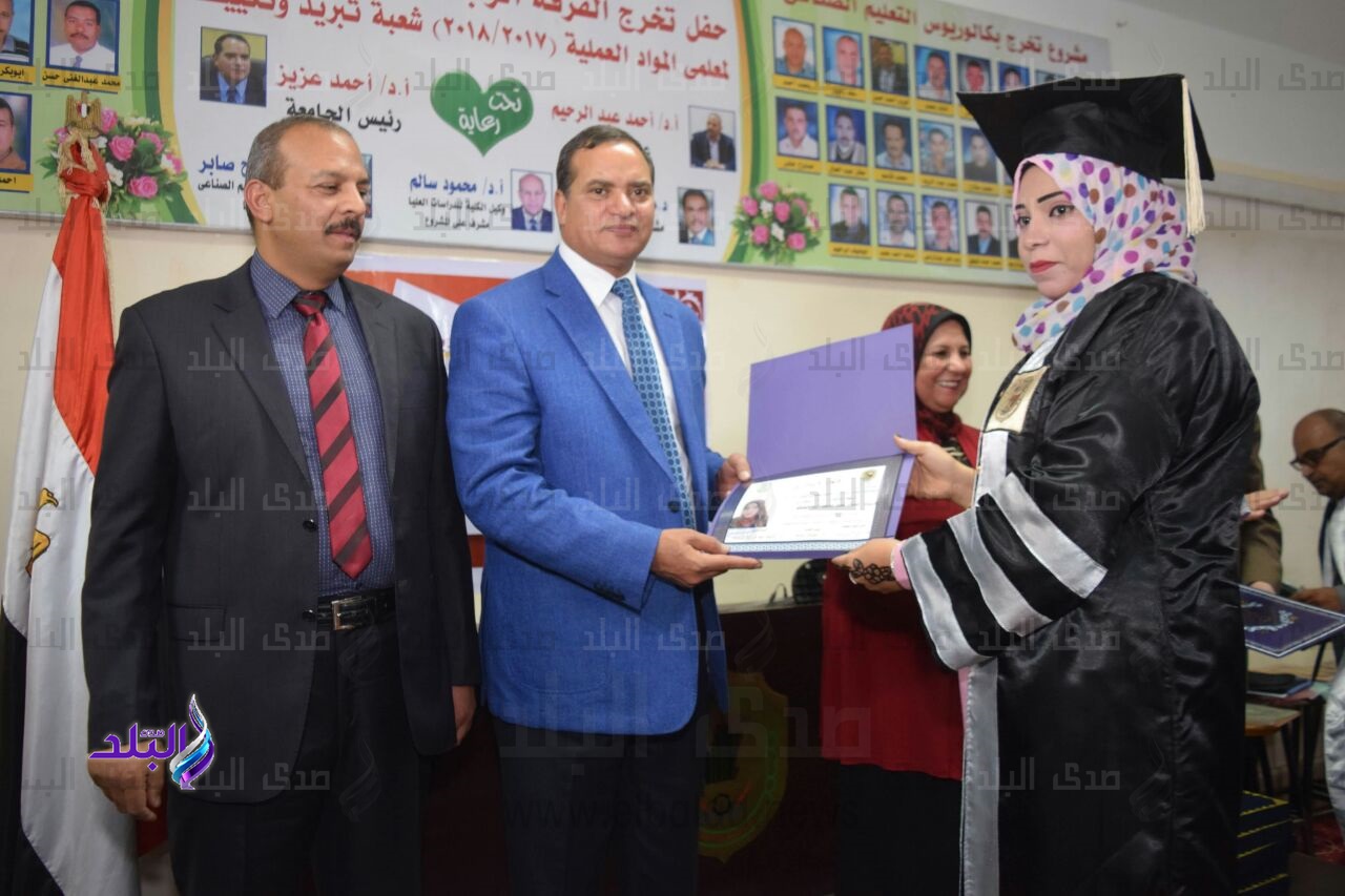 التعليم الصناعي بسوهاج تحتفل بتخرج الدفعة الثالثة 