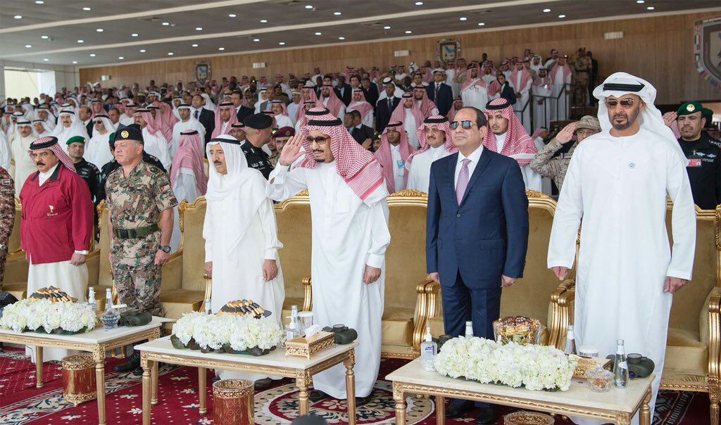 السيسي يشهد تدريبات درع الخليج السيسي يشهد تدريبات درع الخليج