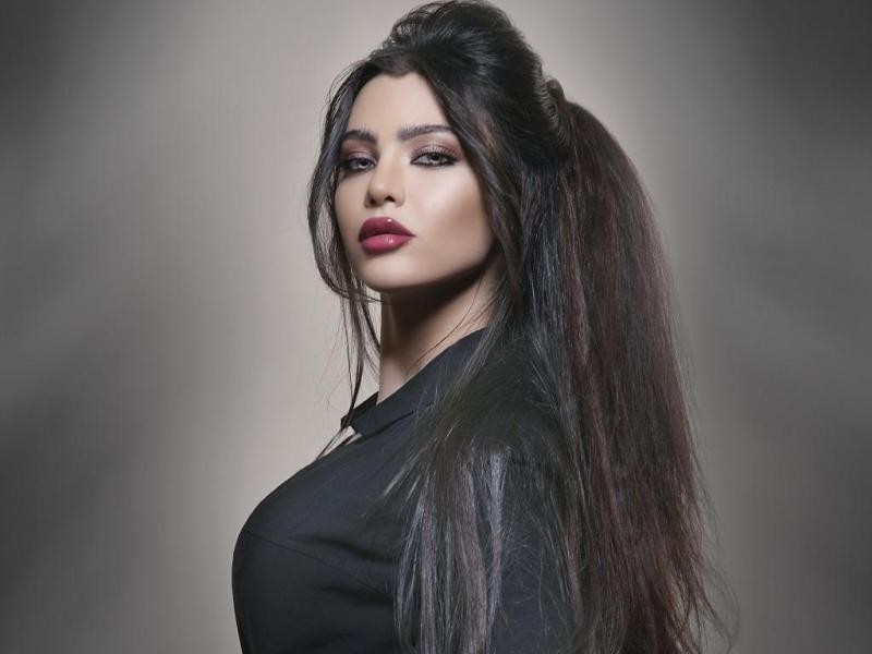 الفنانة اللبنانية قمر الفنانة اللبنانية قمر