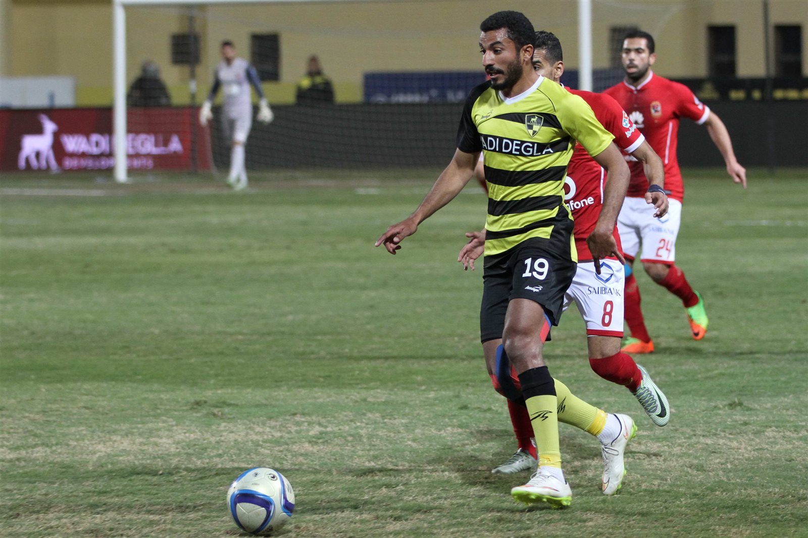 جانب من لقاءات الأهلى ودجلة الماضية