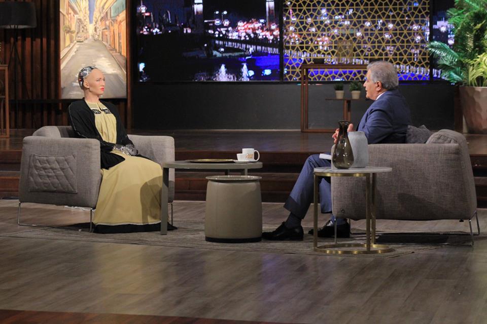 حوار مع الأنسة صوفيا حوار مع الأنسة صوفيا