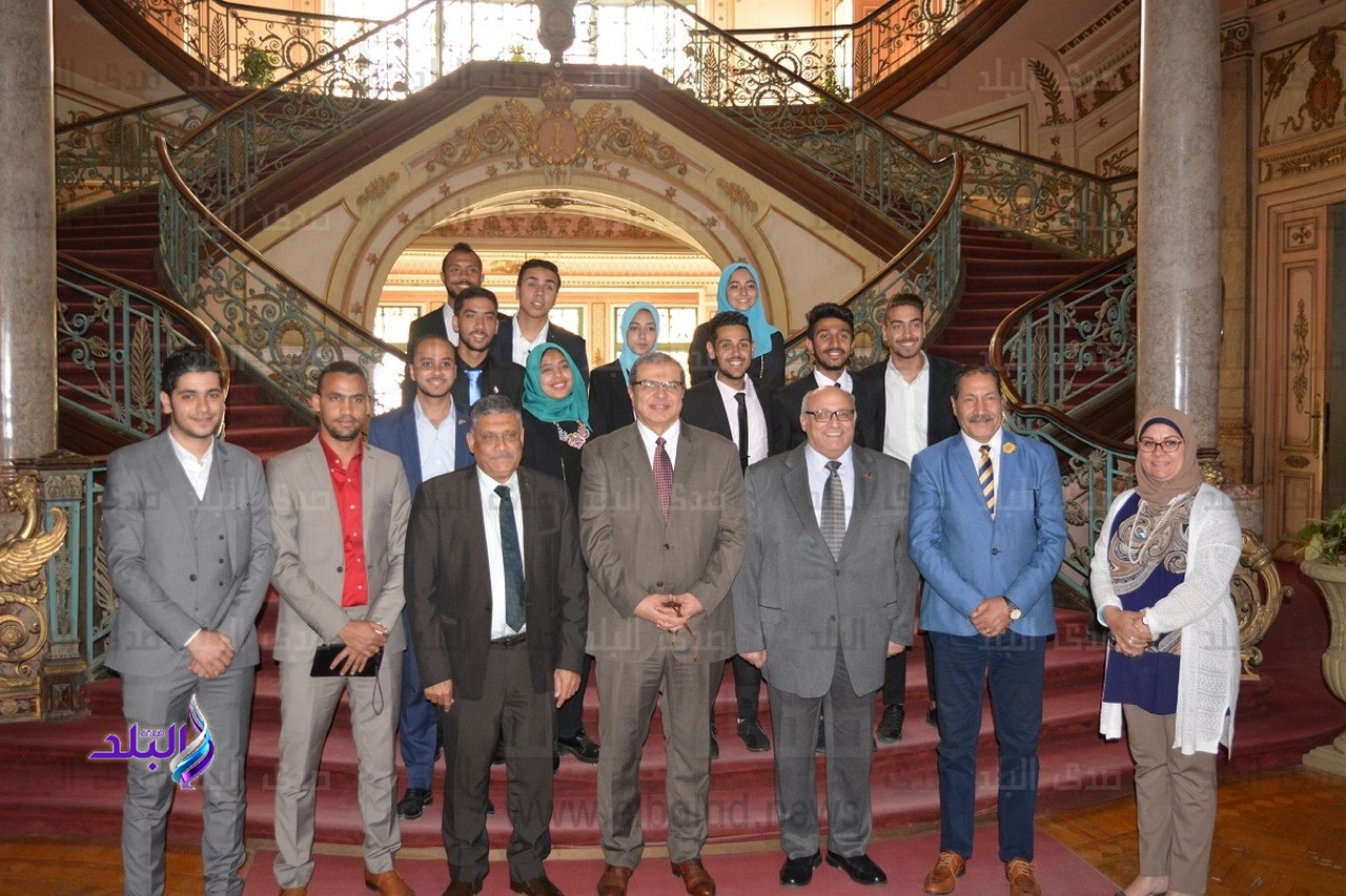 وزير القوى العاملة 