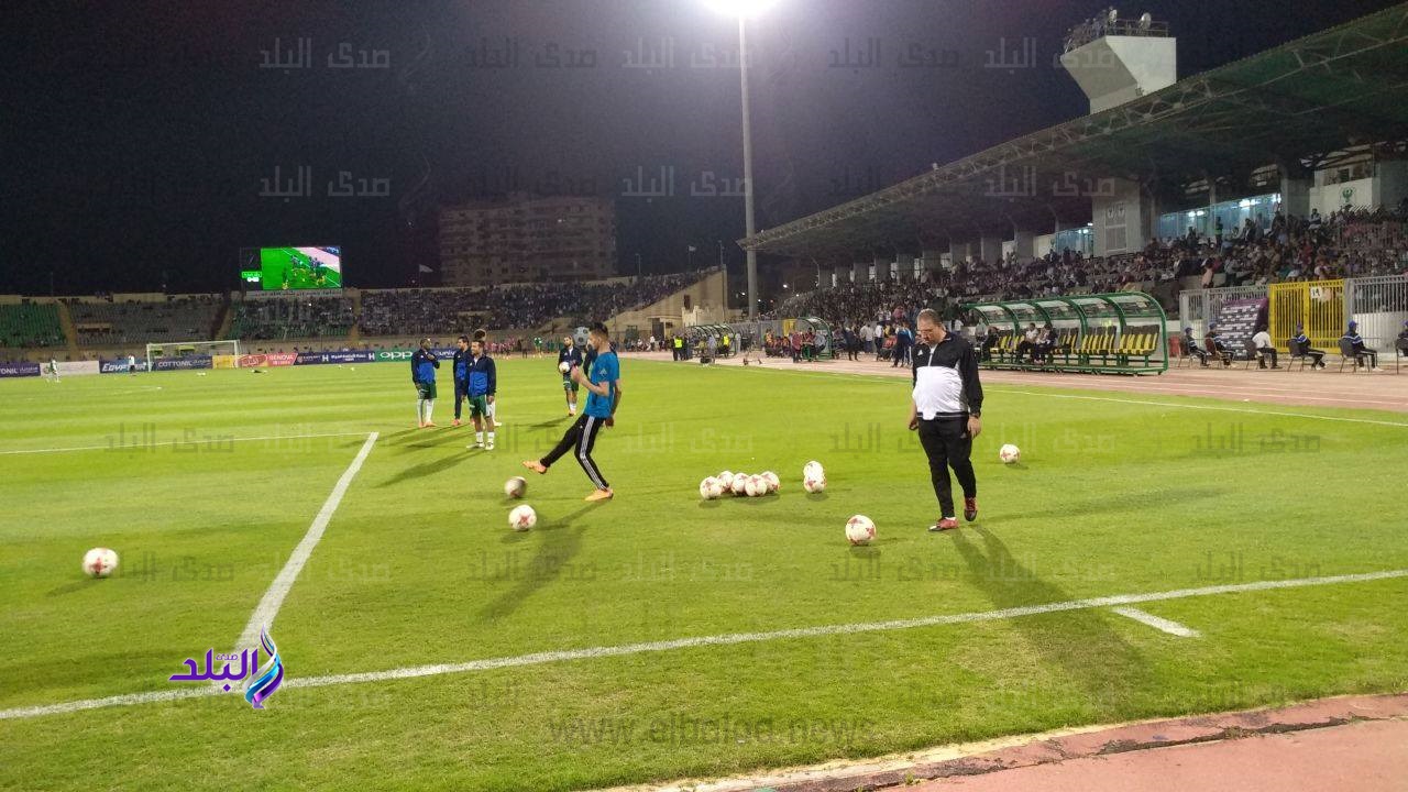 جانب من احماءات لاعبي المصري جانب من احماءات لاعبي المصري