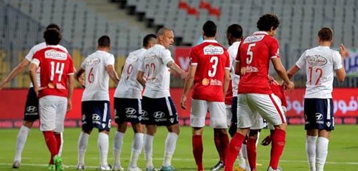 جانب من لقاءات الأهلى والزمالك الماضية جانب من لقاءات الأهلى والزمالك الماضية
