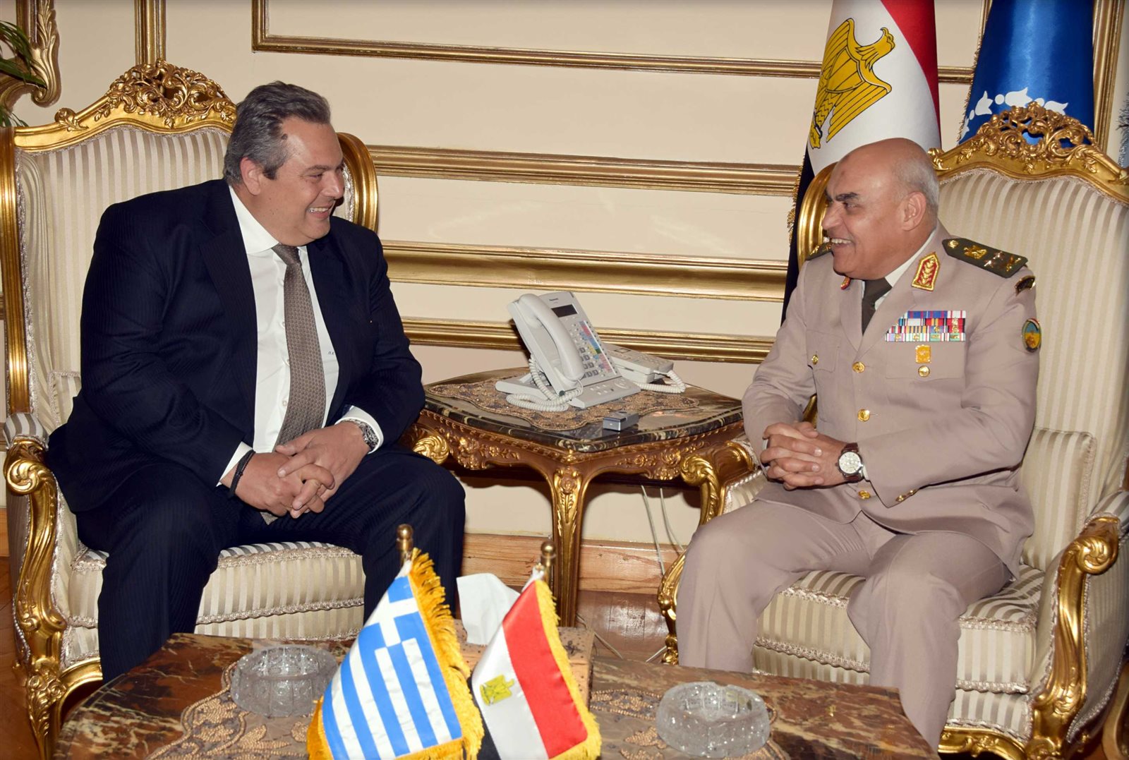 وزير الدفاع المصري واليوناني