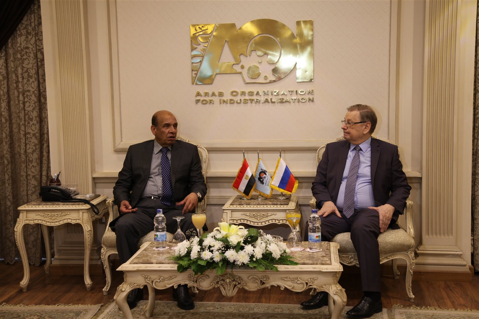 صورة من اجتماع رئيس العربية للتصنيع والسفير الروسي بالقاهرة