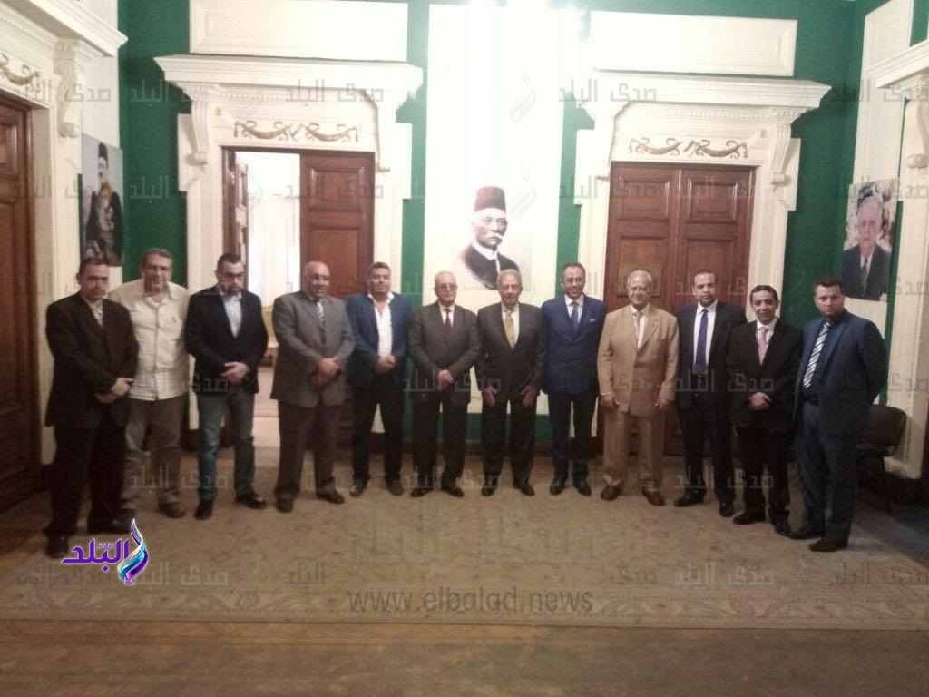 عمرو موسى يهنئ أبوشقة برئاسة الوفد