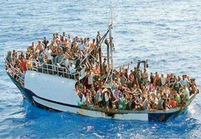 قارب يقل 76 من مسلمي الروهينجا يرسو في إندونيسيا