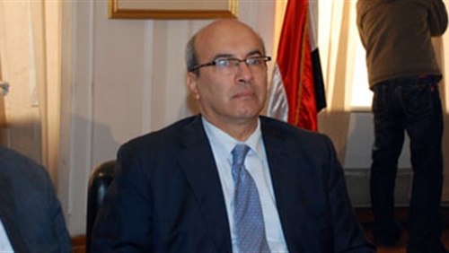 الدكتور عادل منير 