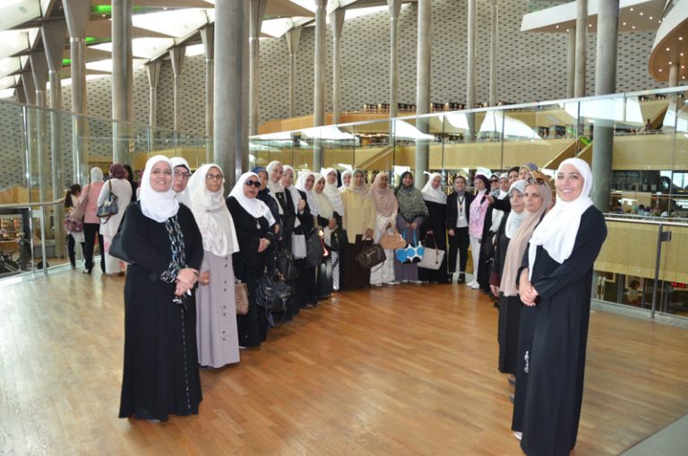 الواعظات خلال الجولة الواعظات خلال الجولة