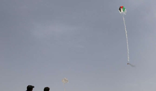 طائرات ورقية تثير الذعر في إسرائيل