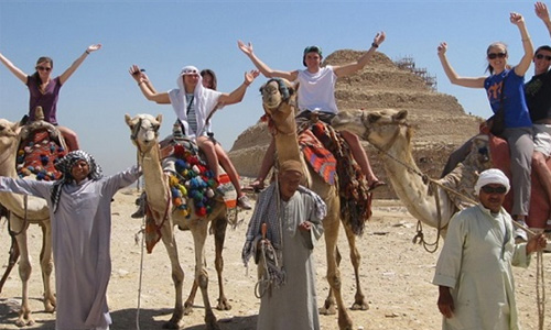 السائحين السائحين