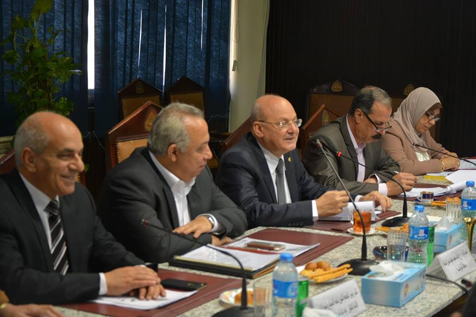 رئيس جامعة الزقازيق: تأمين الكنترولات وعقوبات رادعة 