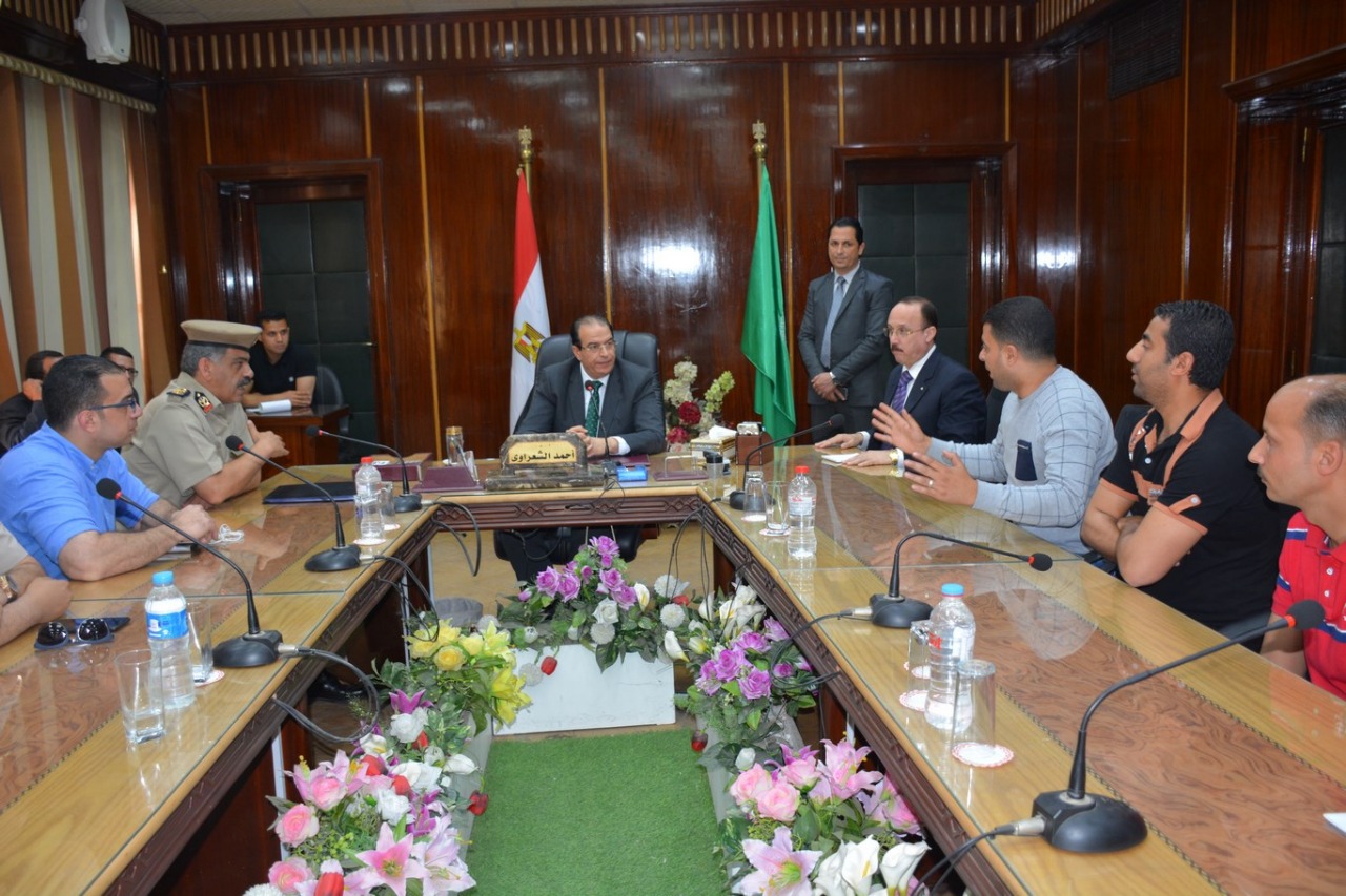 محافظ الدقهلية يقرر الافراج عن سيارات الاجره