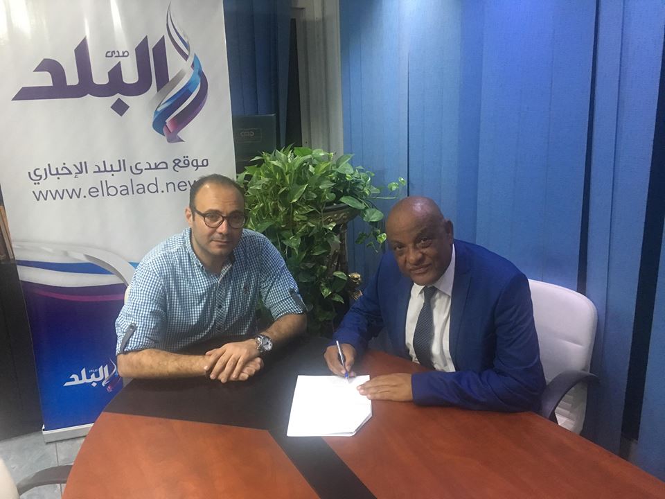 رمضان السيد يوقع  مع معتز البطاوى عقد تدريب سيراميكا