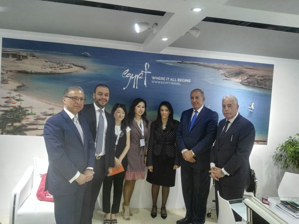 وزيرة السياحة خلال لقاء مع منظمى رحلات من السوق الكازاخى