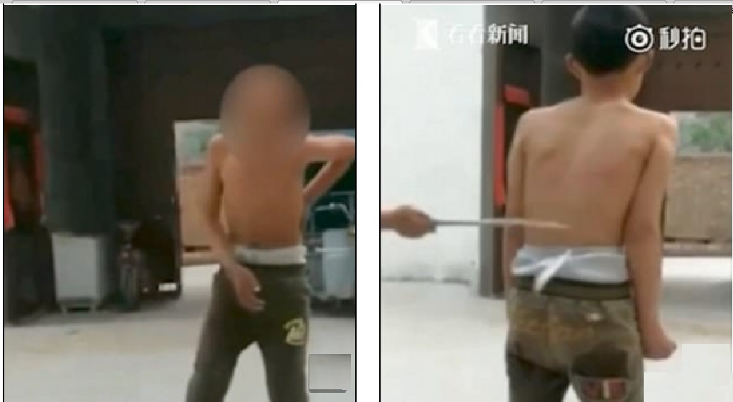 الأم الصينية تجلد ابنها على ظهره 