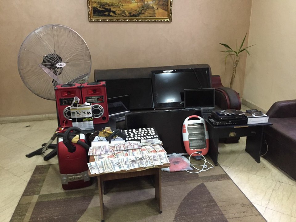 عصابه يتزعمها مسجلين خطر لسرقة أدوات منزليه 