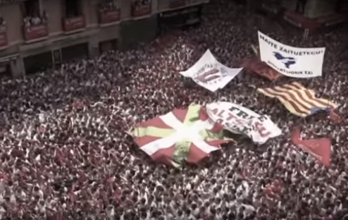 عشرات الالف يحتجون في اسبانيا على حكم بتبرئة مغتصبين 