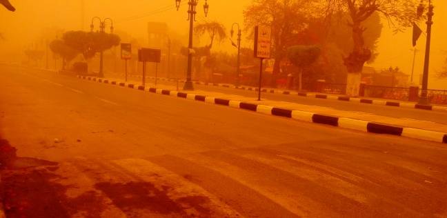 رياح محملة بالأتربة ورعد وأمطار تجتاح واحة الفرافرة