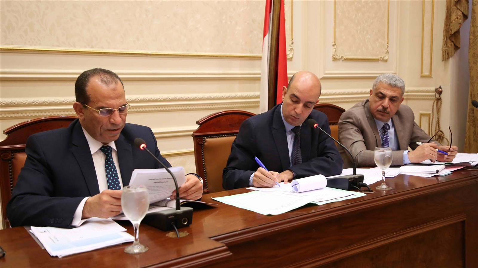 اتصالات البرلمان اتصالات البرلمان