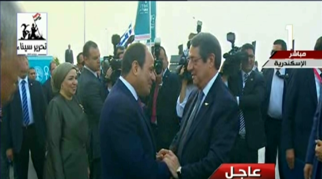 لحظة وصول الرئيس السيسي لإطلاق مبادرة العودة إلى الجذور
