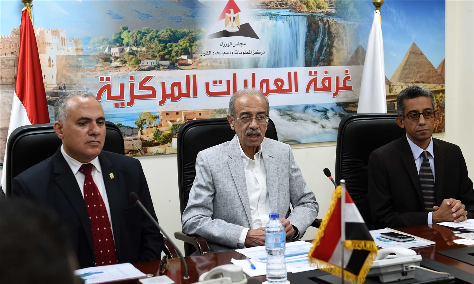 المهندس شريف إسماعيل رئيس مجلس الوزراء المهندس شريف إسماعيل رئيس مجلس الوزراء
