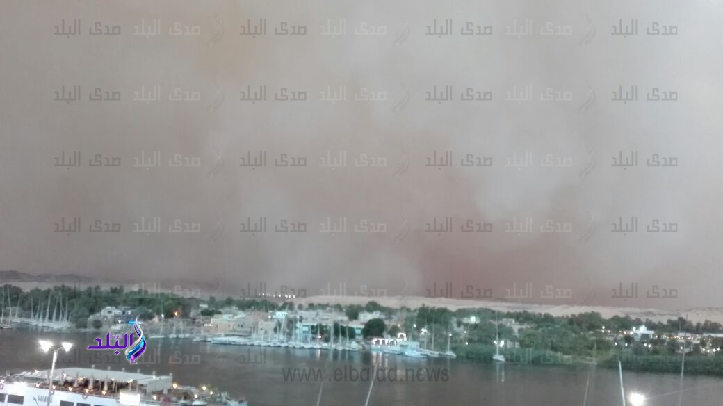 عاصفة ترابية وأمطار خفيفة بأسوان