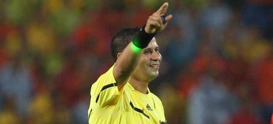 الحكم محمود عاشور 