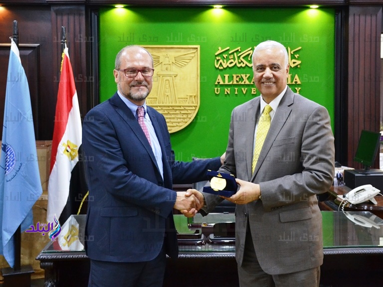 درجة علمية مشتركة بين جامعة الإسكندرية
