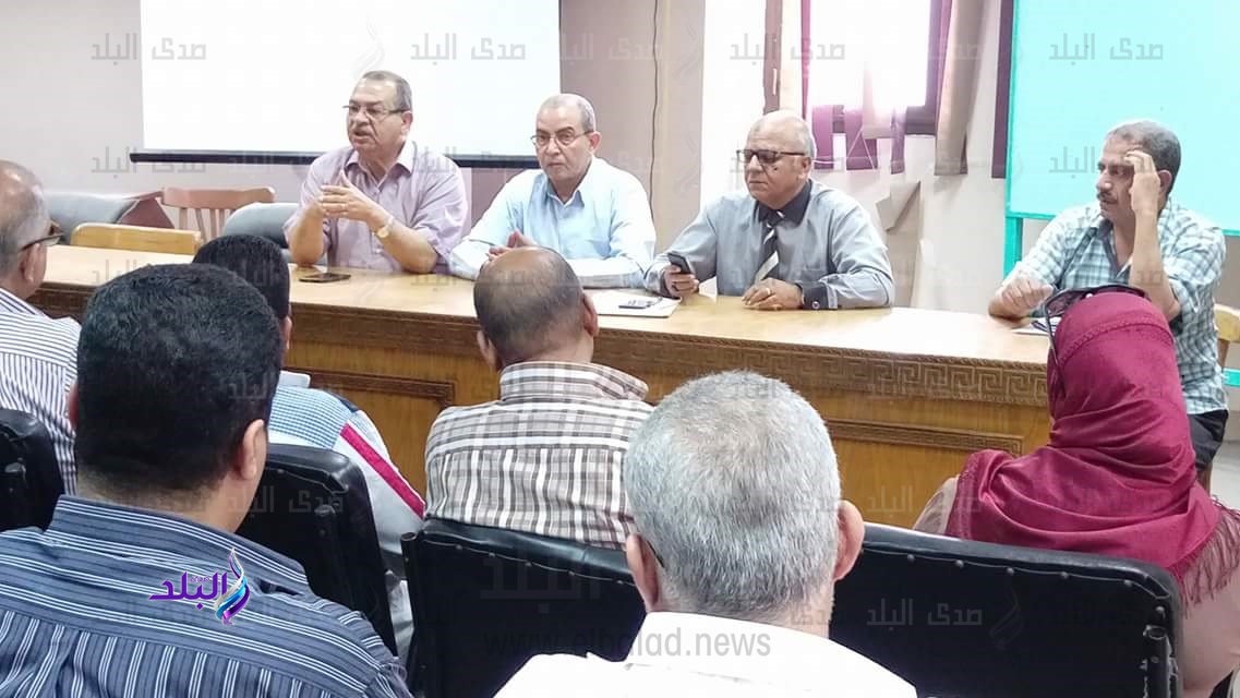 وكيل تعليم بورسعيد يجتمع برؤساء اللجان