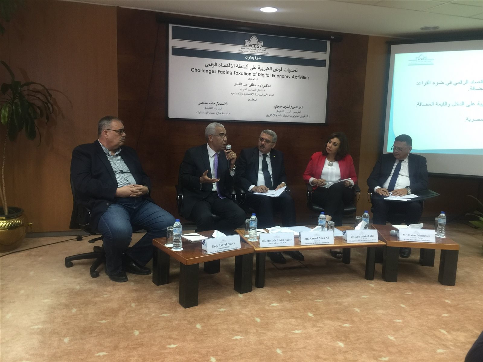 مصطفى عبد القادر