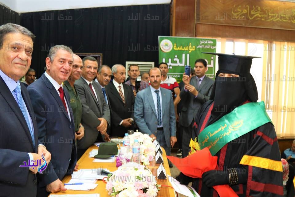 تكريم حفظة القرآن الكريم تكريم حفظة القرآن الكريم