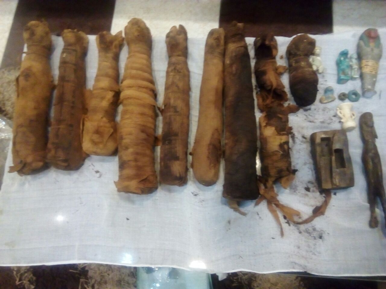 القطع الأثرية