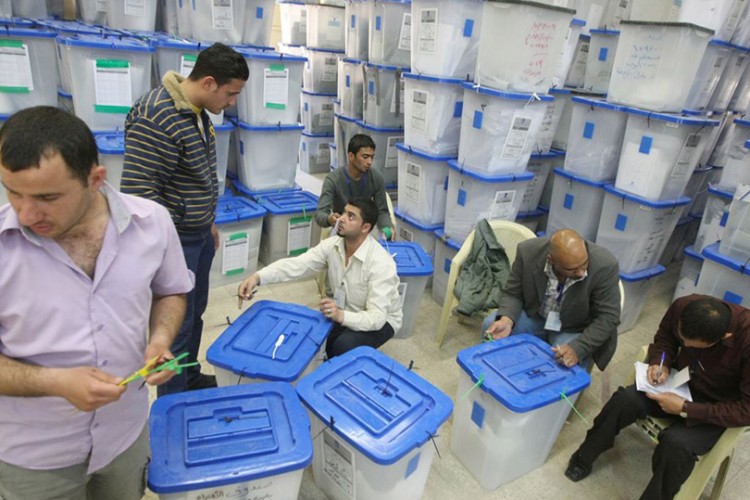 اغلاق صناديق الاقتراع اغلاق صناديق الاقتراع