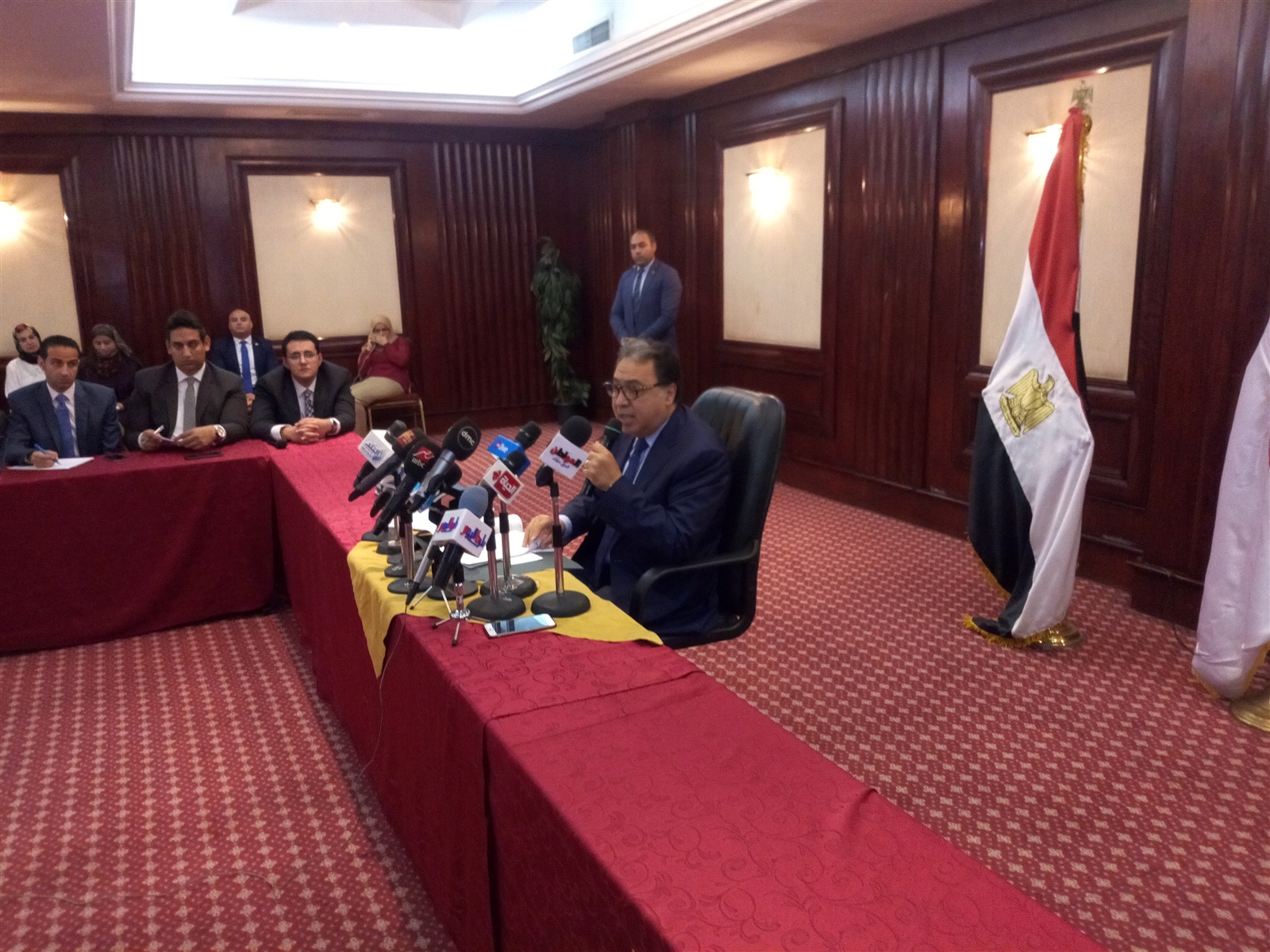 الدكتور أحمد عماد وزير الصحة