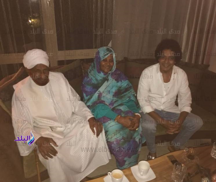 النجم محمد منير عقب زيارة الامام الصادق النجم محمد منير عقب زيارة الامام الصادق