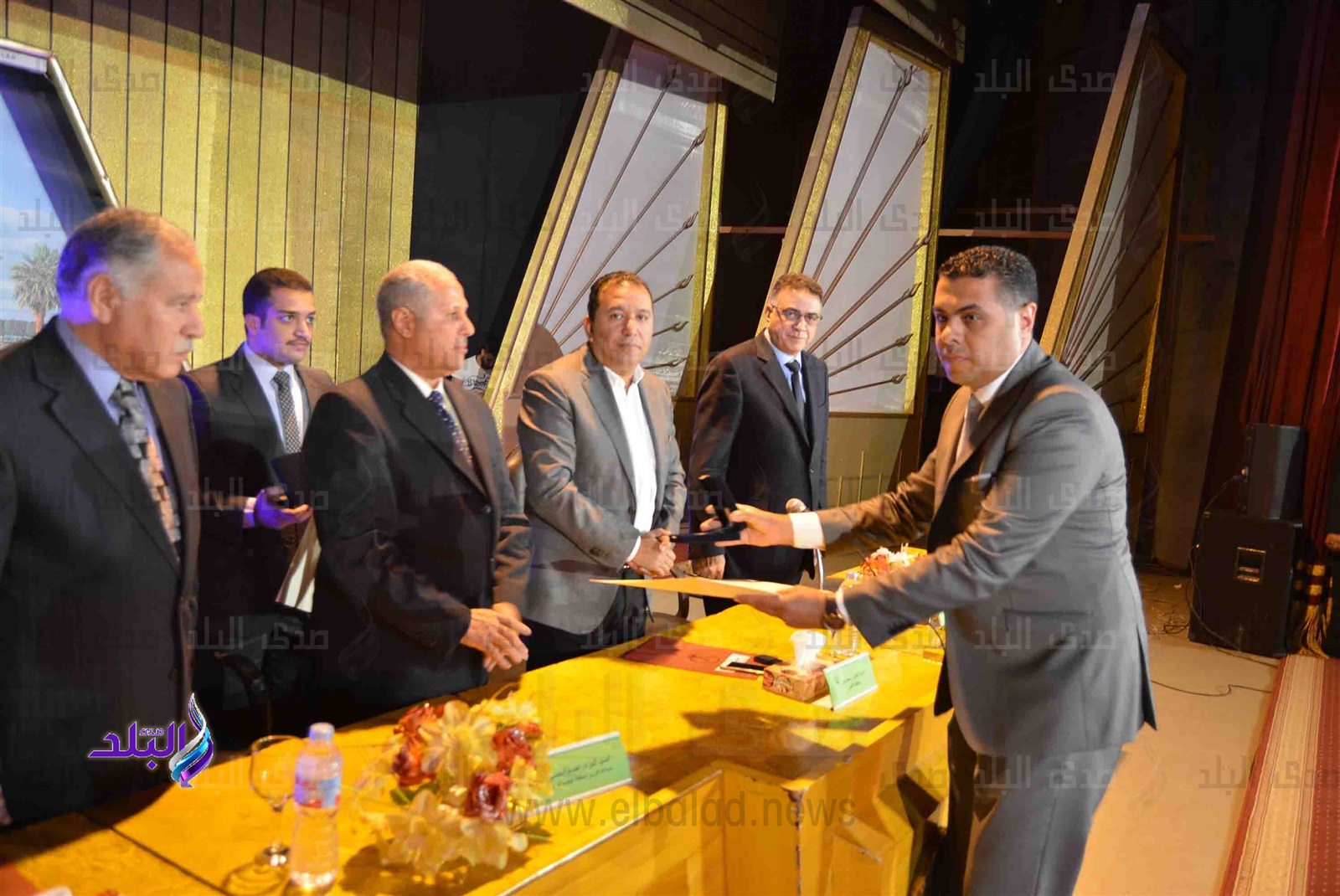 محافظ الاقصر يشهد احتفالية ضباط الشرطة محافظ الاقصر يشهد احتفالية ضباط الشرطة