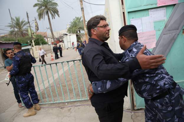 إغلاق صناديق الاقتراع في الانتخابات العراقية إغلاق صناديق الاقتراع في الانتخابات العراقية